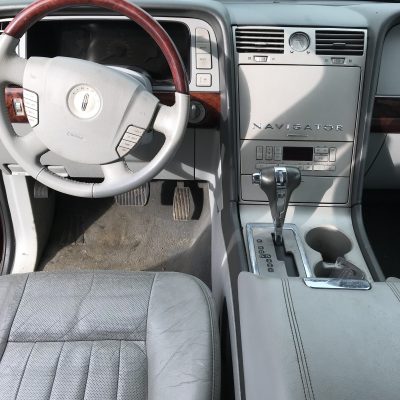 2005 Lincoln Navigator 4